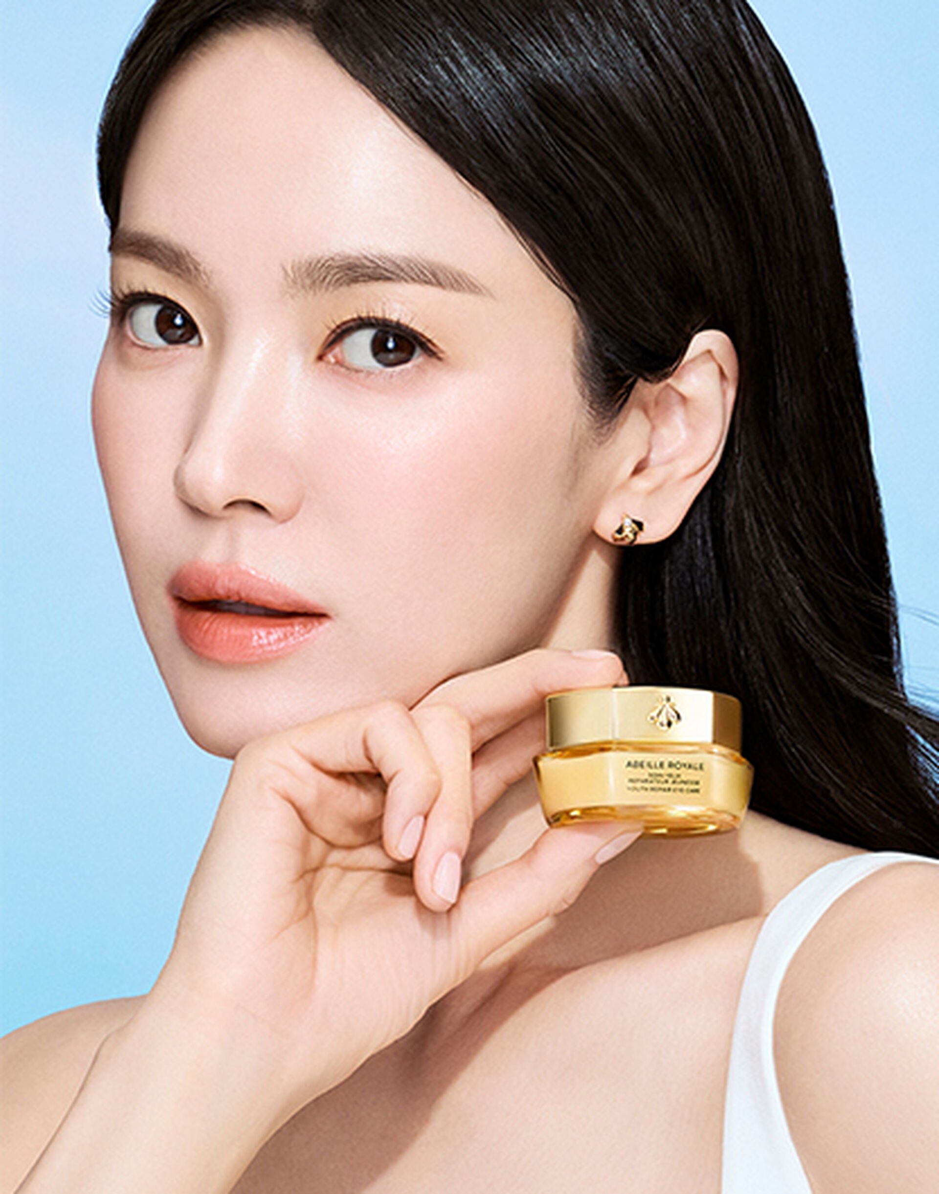 Song Hye-kyo with the Youth Repair Eye Care